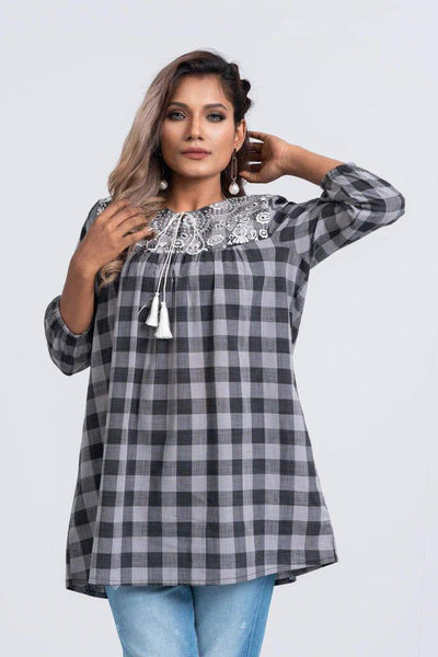 Women's Woven tops : Black check